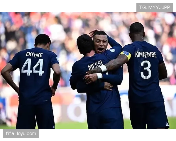 姆巴佩内马尔重聚慈善活动现场，彰显职业精神与社会责任