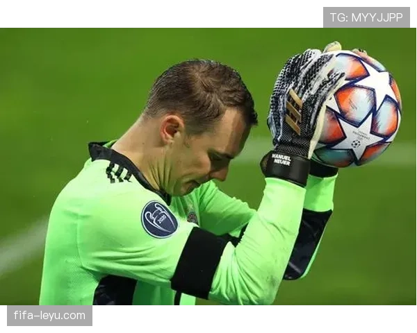 诺伊尔神勇扑救闪耀德甲，续写传奇门将辉煌篇章