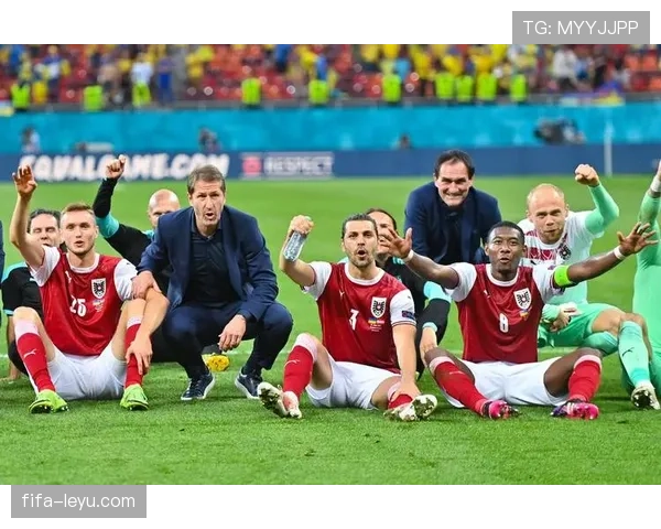 欧协联决赛上演历史性对决,两队全力争冠引爆球迷期待 欧协联决赛上演历史性对决,两队全力争冠引爆球迷期待